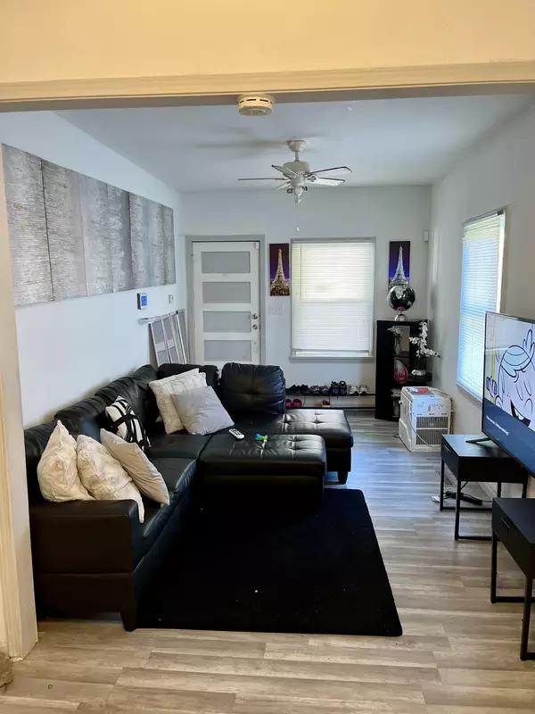 Battle Creek, MI 49037,629 W Van Buren W Street