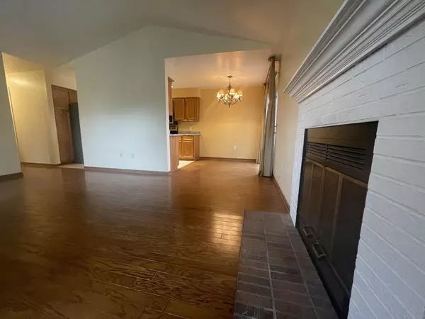 Walled Lake, MI 48390,1581 Dover Hill North N Hill