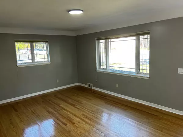 Royal Oak, MI 48073,1643 Fairview Avenue