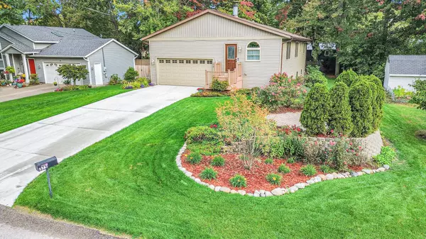 379 2nd Avenue, Holland, MI 49424