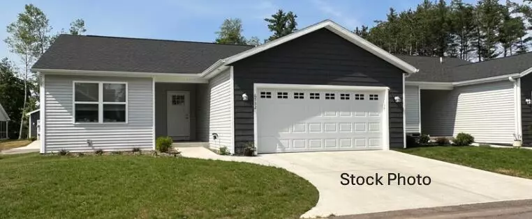 725 Heritage Woods Lane, Paw Paw, MI 49079
