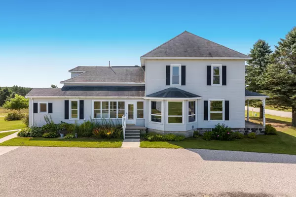 9421 Schichtel Road, Kingsley, MI 49649