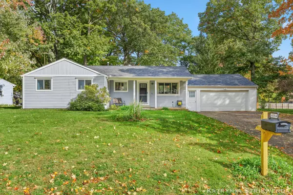 4554 Bekinshire NW Drive, Comstock Park, MI 49321