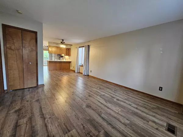 Westland, MI 48185,33090 Woodworth Court #21