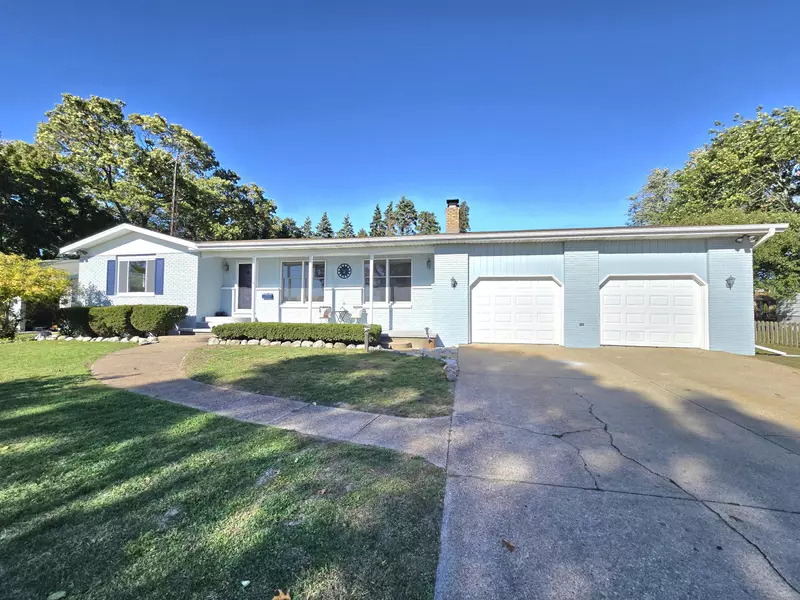 109 W Ann Street, Spring Lake, MI 49456