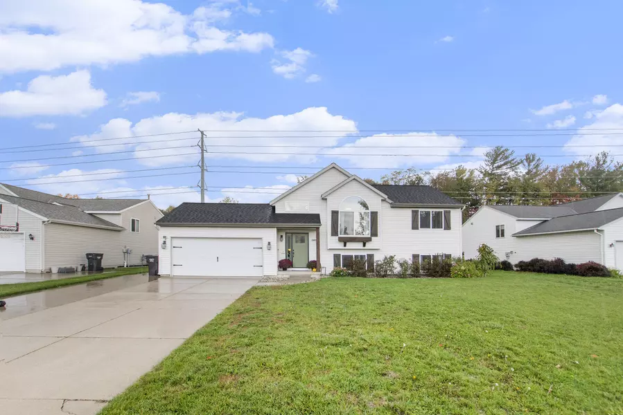 3495 WILLOWOOD Drive, Zeeland, MI 49464