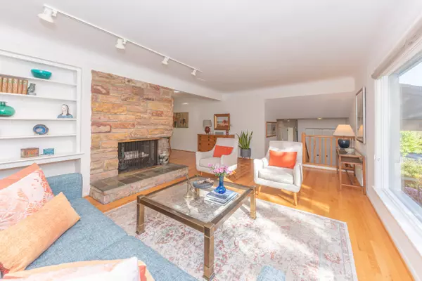 Ann Arbor, MI 48104,20 Heatheridge Street