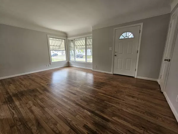 Saint Clair Shores, MI 48081,22459 Daniels Street
