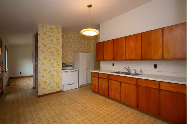 Battle Creek, MI 49014,124 Manor Drive