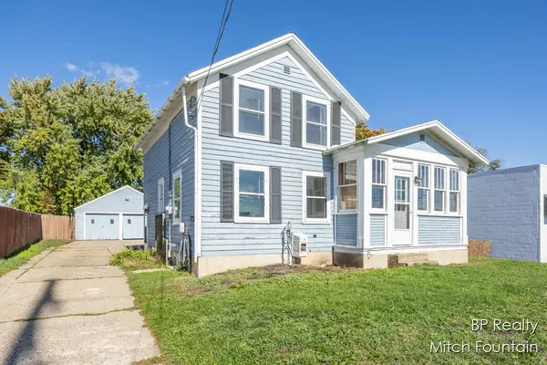 Grandville, MI 49418,3981 White SW Street
