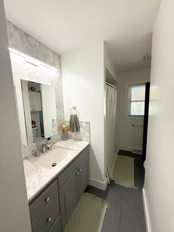 Jenison, MI 49428,7452 Melody Lane