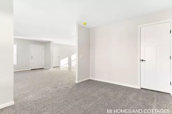 Holland, MI 49423,5216 Mulberry Lane