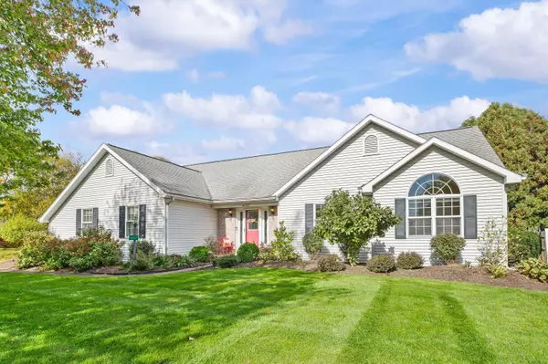 4747 Woodside Drive, Buchanan, MI 49107