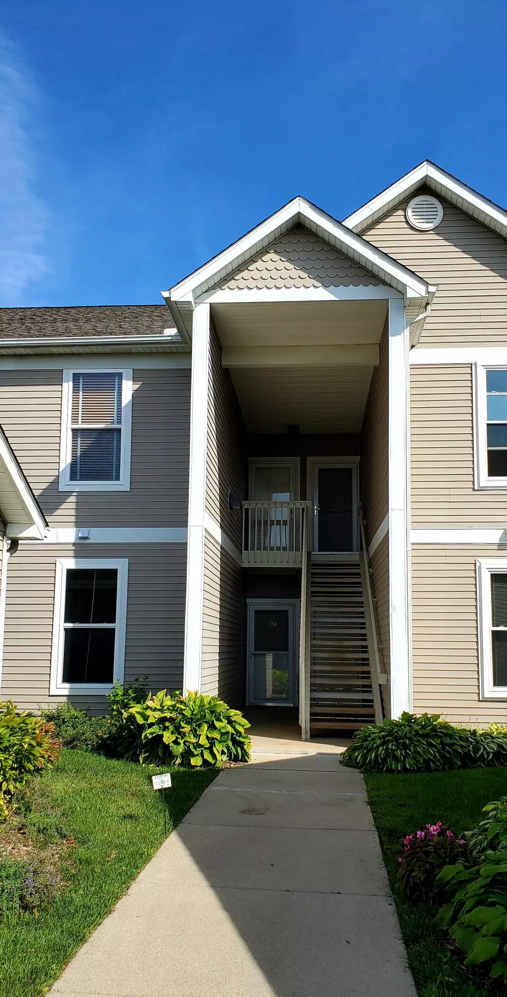 Ann Arbor, MI 48108,1354 Fox Pointe Circle