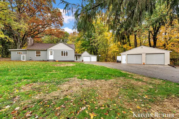 2279 Lake Michigan NW Drive, Grand Rapids, MI 49534