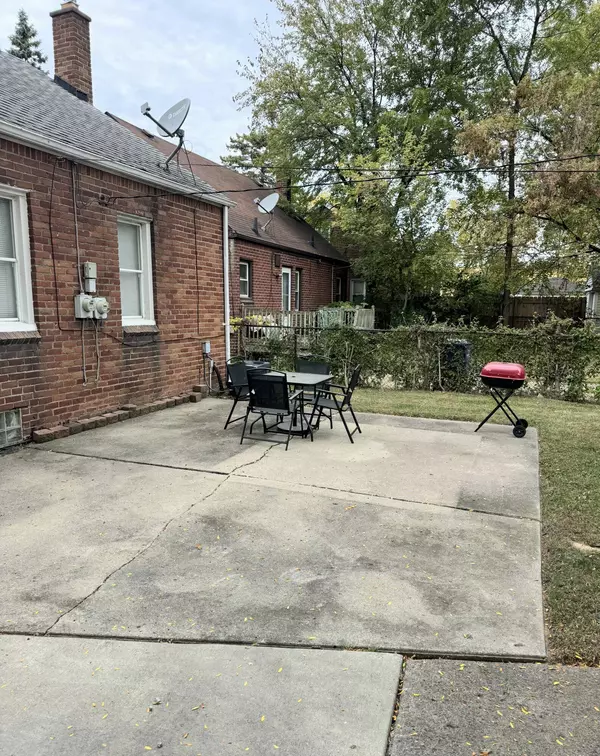 Redford, MI 48239,11768 Hazelton