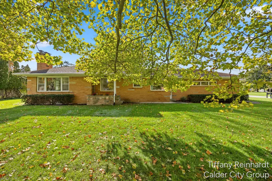 2596 Fletcher NE Drive, Grand Rapids, MI 49506