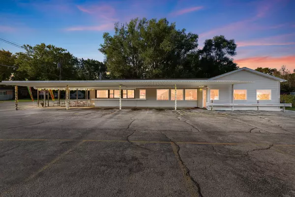 5036 Paw Paw Lake Road, Coloma, MI 49038