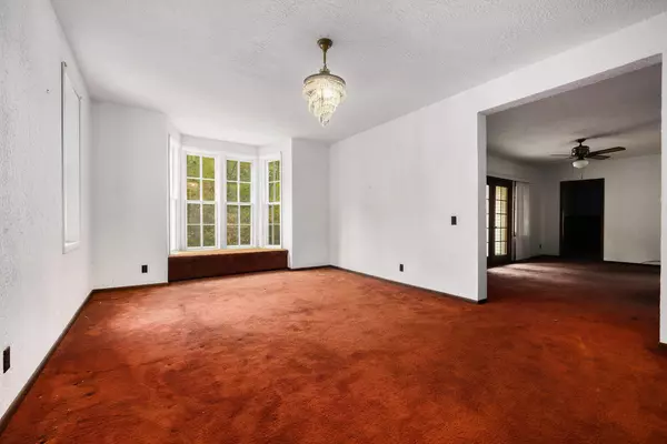 Plainwell, MI 49080,9585 Douglas Avenue