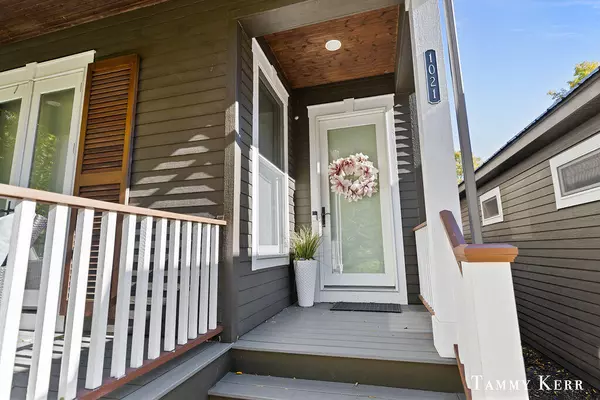 Saugatuck, MI 49453,1021 Holland Street