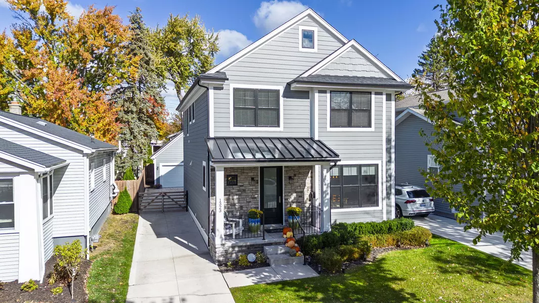 1323 Bennaville Avenue, Birmingham, MI 48009