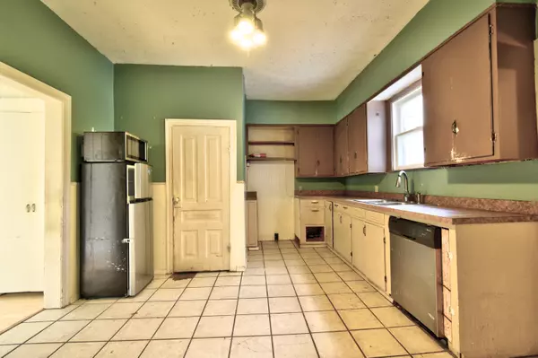 Grand Rapids, MI 49504,1249 4th NW Street