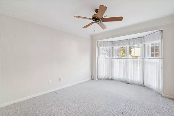 Northville, MI 48168,16252 Country Knoll Drive