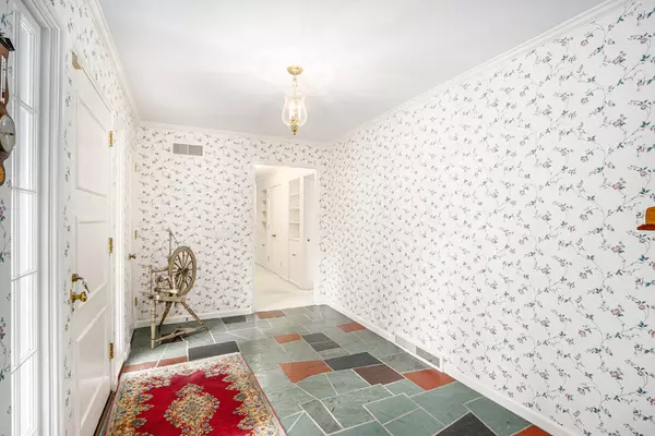 Kalamazoo, MI 49008,1734 Embury Road