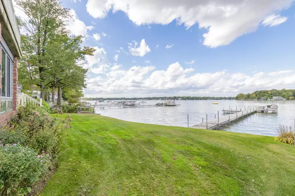 Cassopolis, MI 49031,21344 Carlton Avenue