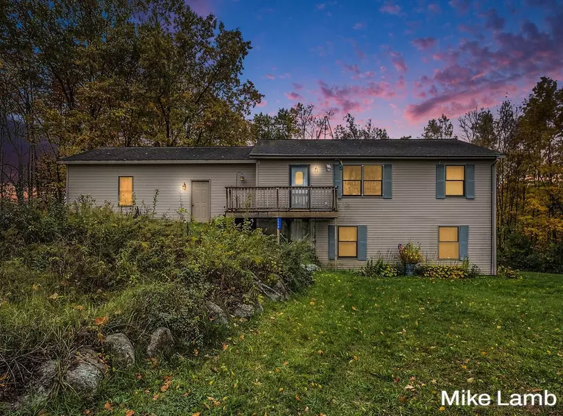 1500 Serenity Valley NE Drive, Cedar Springs, MI 49319