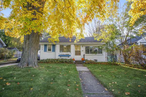 438 Elmhurst Avenue, Parchment, MI 49004