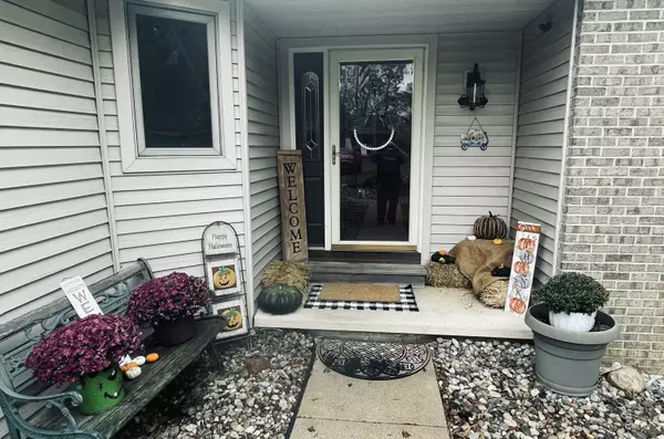 Onsted, MI 49265,8826 Irish Mist