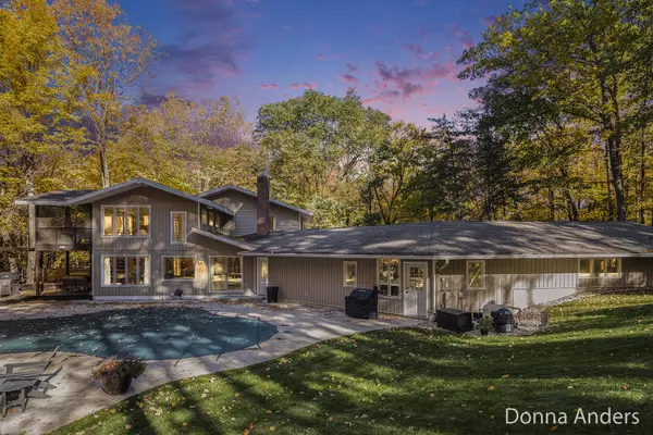 Alto, MI 49302,7160 River Valley SE Drive