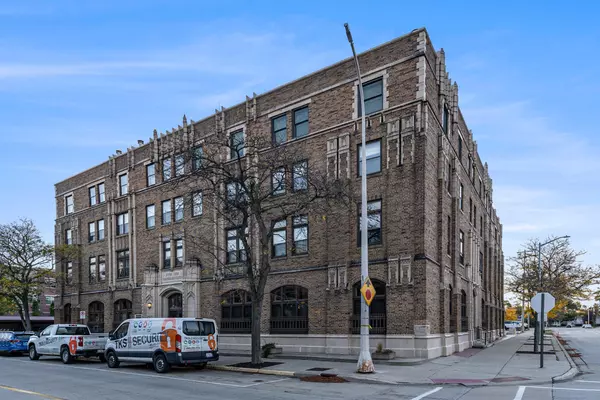 Muskegon, MI 49440,297 W Clay Avenue #206