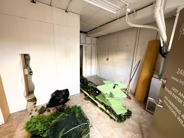 Madison Heights, MI 48071,28838 John R Road