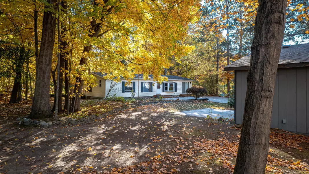 2215 N Holiday Drive, Mears, MI 49436