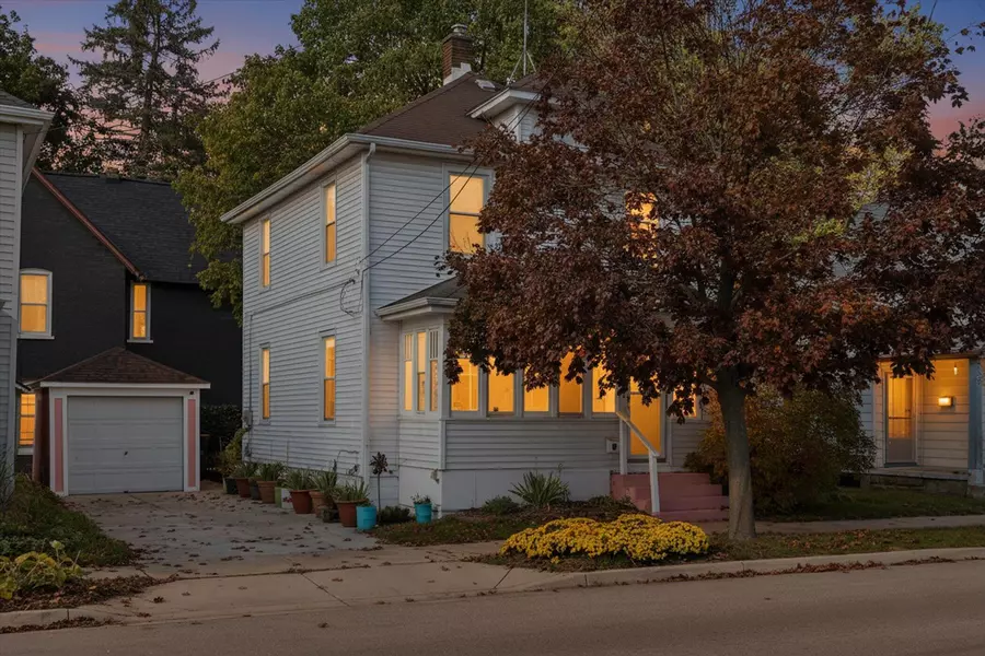 205 Lane NW Avenue, Grand Rapids, MI 49504