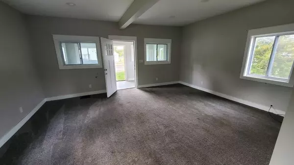 Lowell, MI 49331,913 N Monroe SE Street