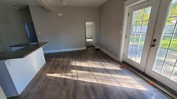 Lowell, MI 49331,913 N Monroe SE Street