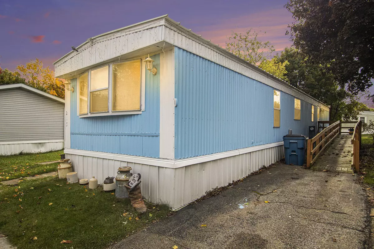 Niles, MI 49120,1950 S 13th Street #lot 213