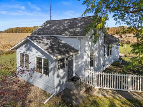 527 N Snow Prairie Road, Coldwater, MI 49036