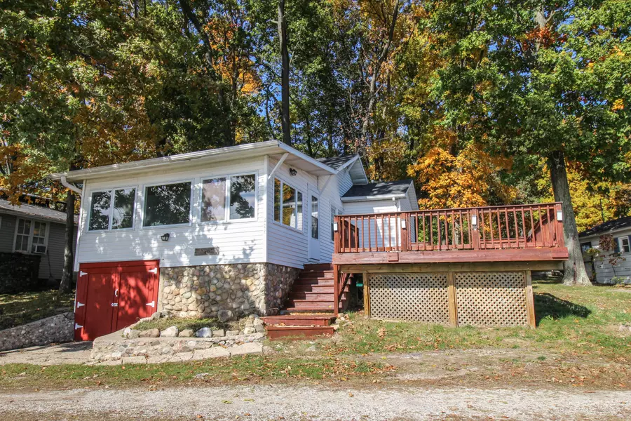 58463 Loop Road, Three Rivers, MI 49093