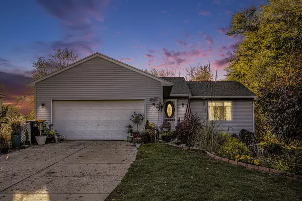 6403 College SE Avenue, Grand Rapids, MI 49548