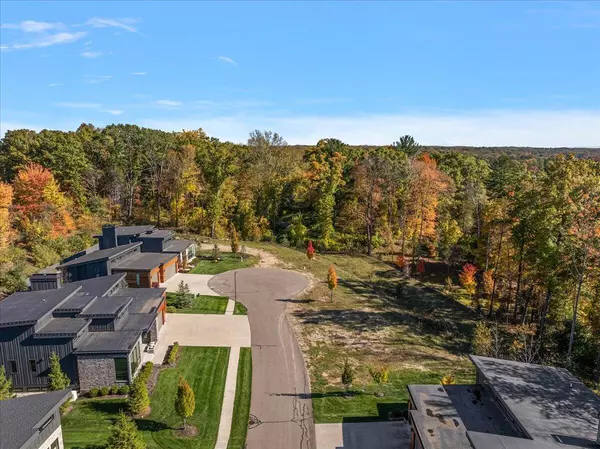 Grand Rapids, MI 49546,6554 Round Hill SE Court