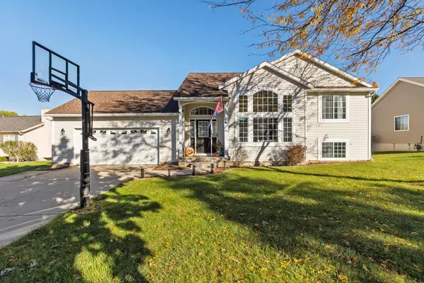 2863 Burritt NW Street, Grand Rapids, MI 49504