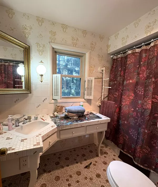 Manistee, MI 49660,717 Parkdale Avenue