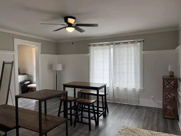 Wyandotte, MI 48192,836 Pine Street