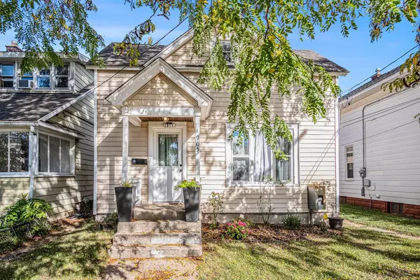 905 Courtney NW Street, Grand Rapids, MI 49504