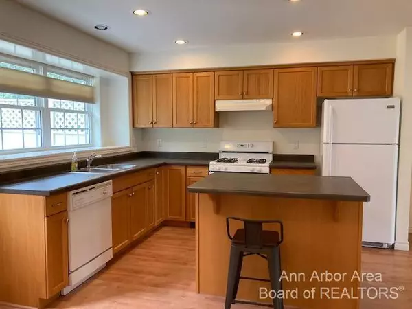 Ann Arbor, MI 48103,1023 Bluestem Lane