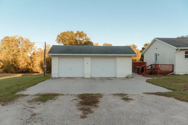 Six Lakes, MI 48886,11300 N Six Lakes Road